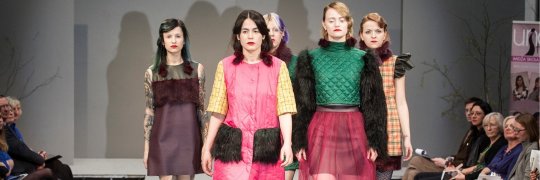 RTU topošo dizaineru modes skates «Ķīpsalas pavasaris» tērpus vieno Baltijas tēma