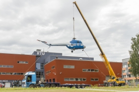 RTU mācību helikopters atradis jaunas mājas - studentu pilsētiņā Ķīpsalā