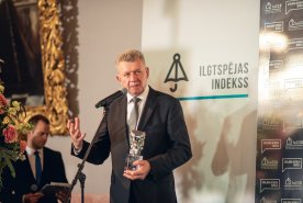 Rīgas Tehniskā universitāte saņem Inovāciju līdera balvu un saglabā vietu platīna kategorijā «Ilgtspējas indeksa» novērtējumā