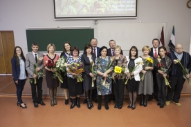 RTU apbalvo labākos Latvijas ķīmijas skolotājus