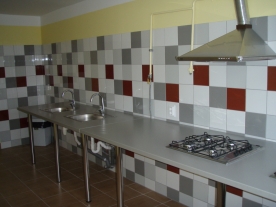 Atklātas četras renovētās virtuves RTU dienesta viesnīcā, Rīgā, Olaines ielā 4