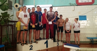 RTU peldēšanas komanda pārliecinoši uzvar Latvijas XXIII Universiādes sacensībās peldēšanā