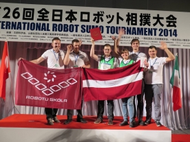 RTU pārstāvji uzvar prestižākajās sumo robotu sacensībās Japānā