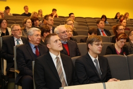 RTU īpašā seminārā izglīto Saeimas deputātus par biotehonomiku